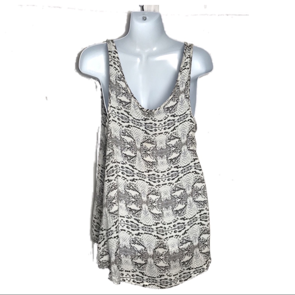 Felicite  B/W Printed Hi-Low Scoop Neck Tank Top 2 - Picture 5 of 8